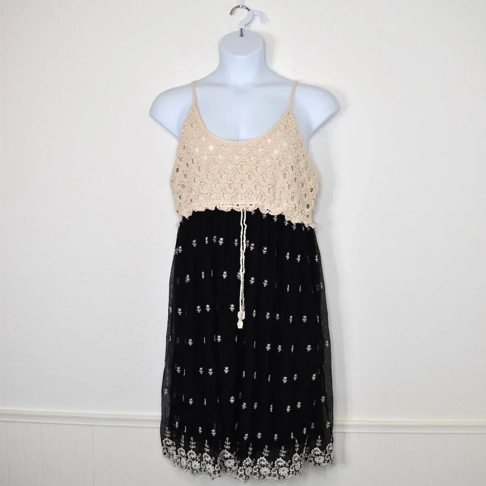 J Gee Babydoll Dress Sz 1X Crochet Embroidered Boho Whimsygoth Festival 90s Y2K